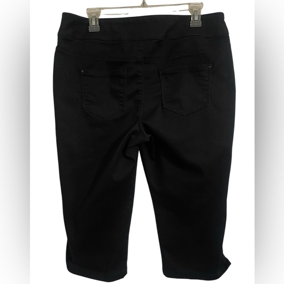 Intro. Love The Fit Stretch Black Capri Pants Size 12 - Picture 4 of 14